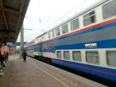 国产双层列车视频,国产双层列车风采展示