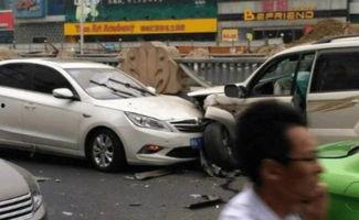 丰田国产车碰撞事故视频,惊心动魄的瞬间回顾